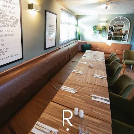 The Ridgeway restaurant dining area in Newport